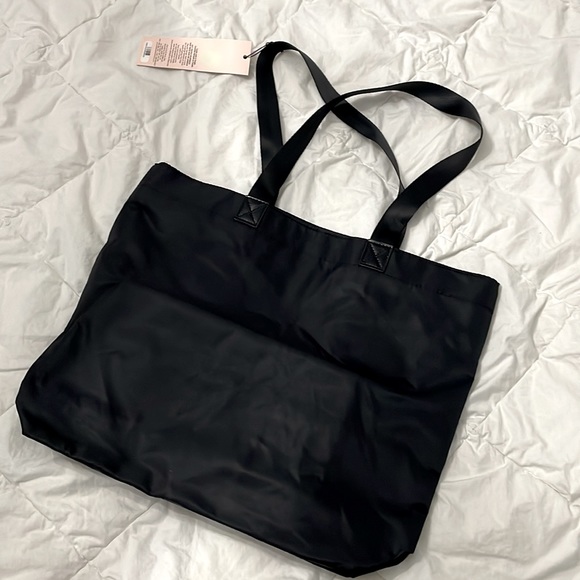 BNWT BATH&BODY WORKS BLACK TOTE - Picture 3 of 3